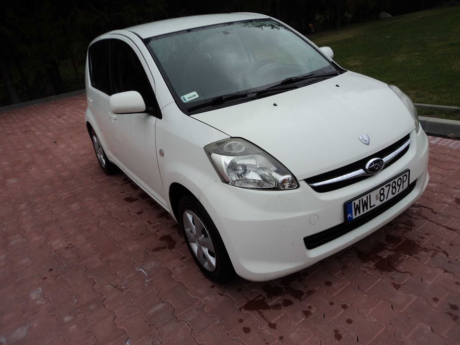 SUBARU JUSTY-DAIHATSU SIRION poj.998cm sam. osob.z LPG 2010 ROK.
