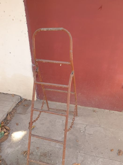 Продам стремянку СССР качественная стальная