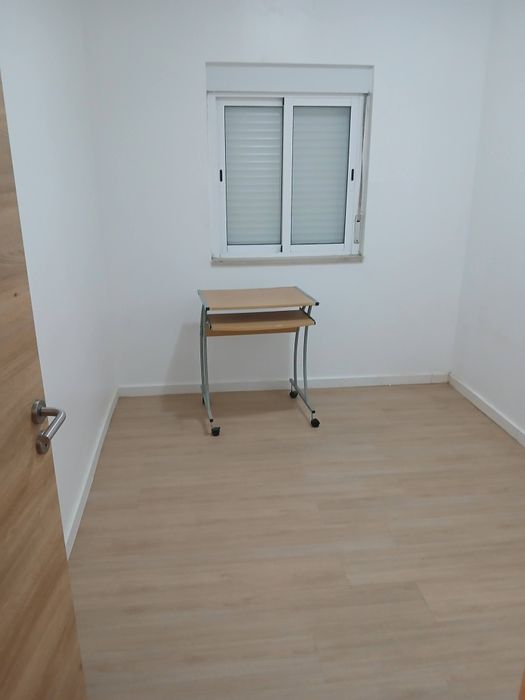 Aluga-se apartamento t2 Quinta da Sardinha
