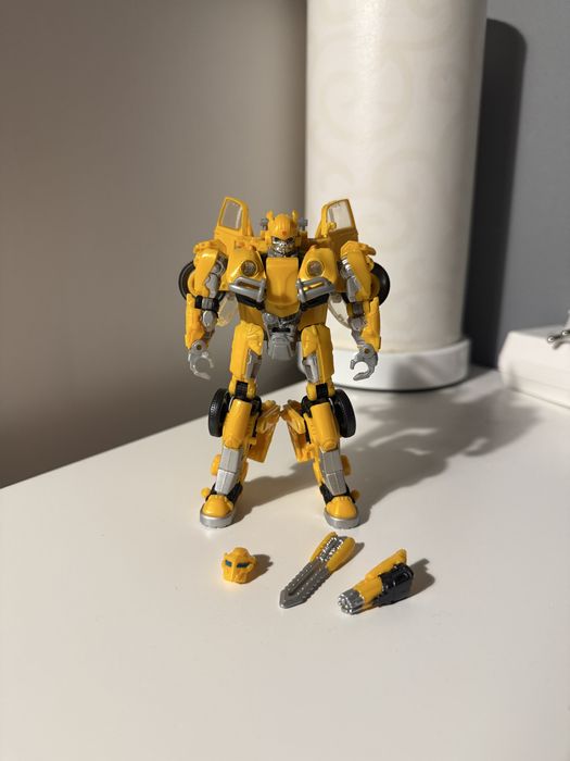 Transformers Studio Series 18 Deluxe Bumblebee HASBRO