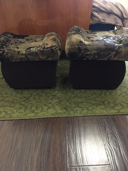 Мяка частина, диван розкладний книжка, два крісла, два пуфіка