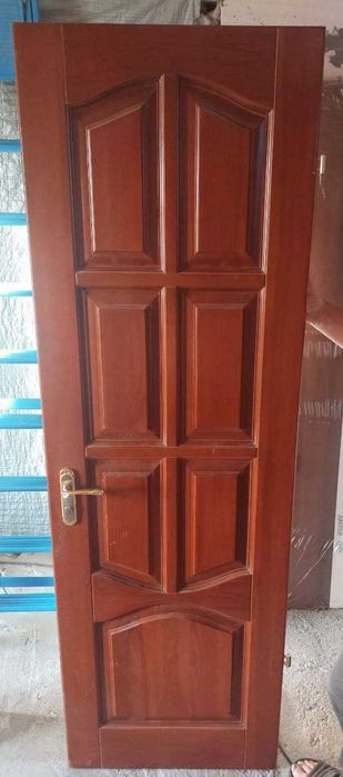 Дерев'яні двері міжкімнатні з коробкою