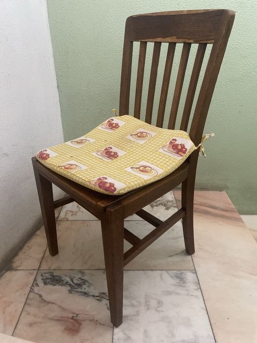 Cadeira de madeira
