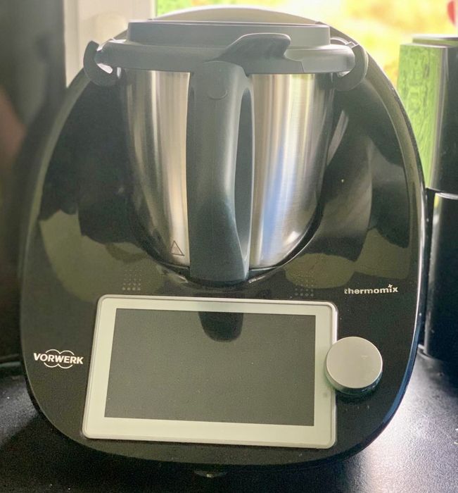 Sprzedam Thermomix Th6 czarny