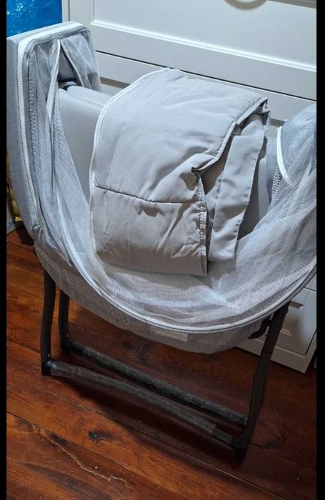 Berço portátil com opção de embalar