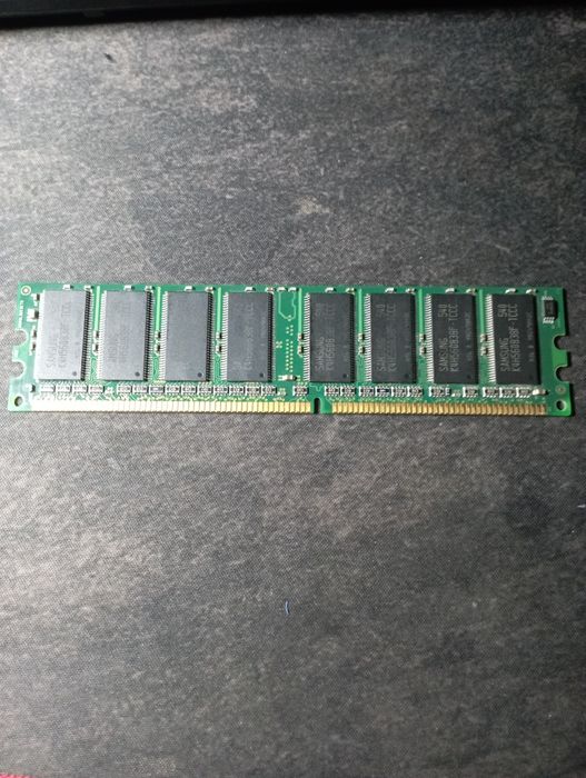 Оперативна память Samsung DDR4 16GB 2400MГЦ