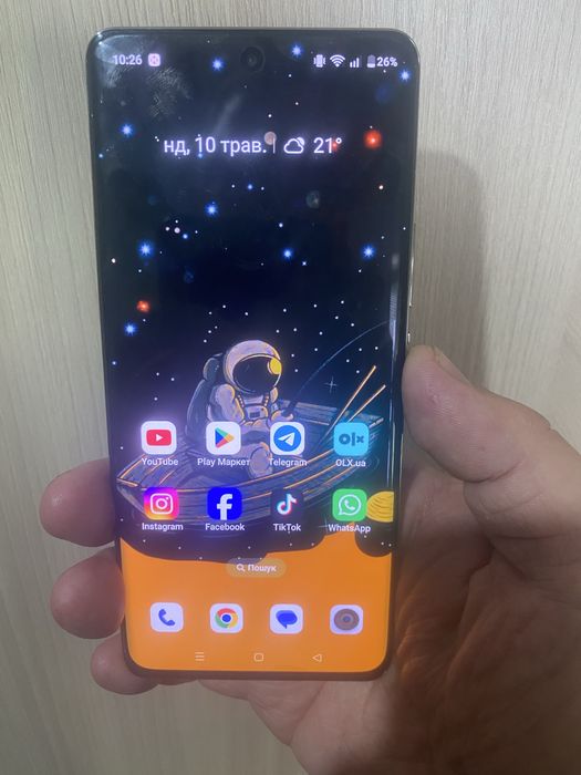 Продам телефон