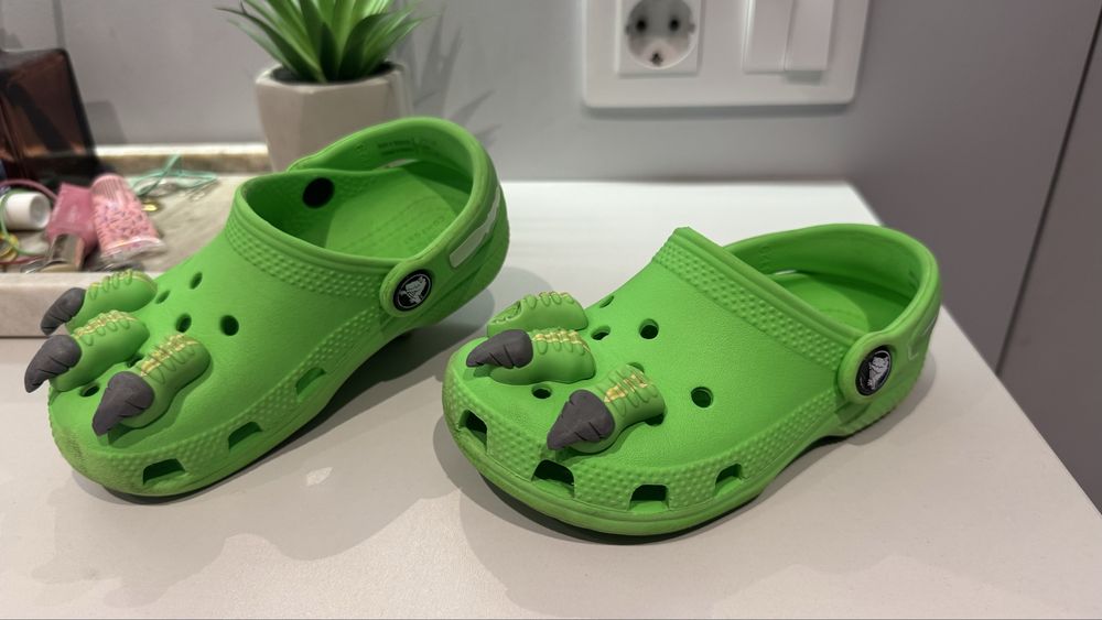 Crocs крокси для хлопчика діно с9,26 р