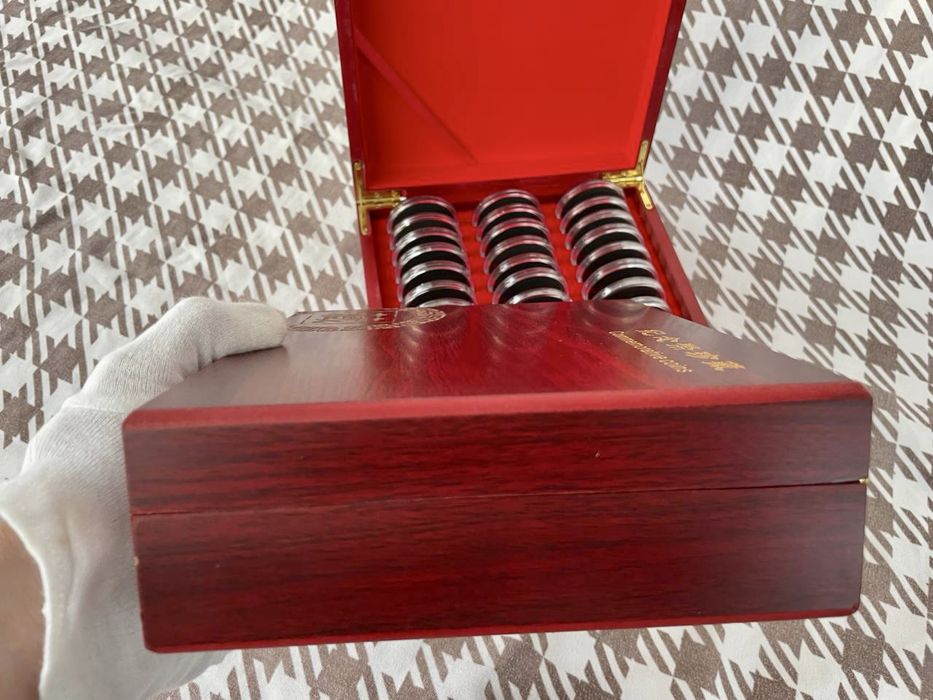 Бокс з дерева для монет + 30 капсул 46мм Капсули для монет