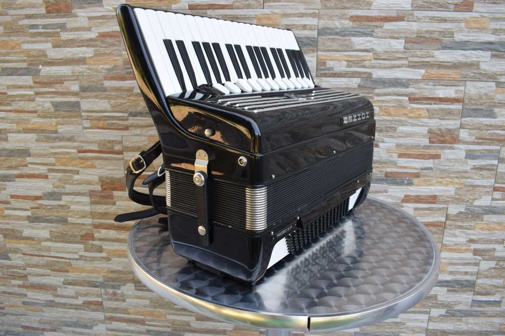 Acordeao Hohner Favorit IV P 4 Voz 96 Baixox, N . 324