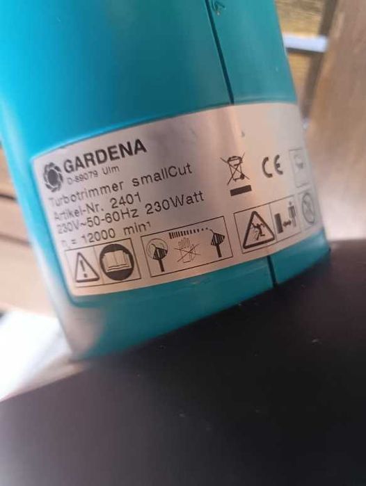 Aparador de Cantos Gardena Turbotrimmer SmallCut 230W