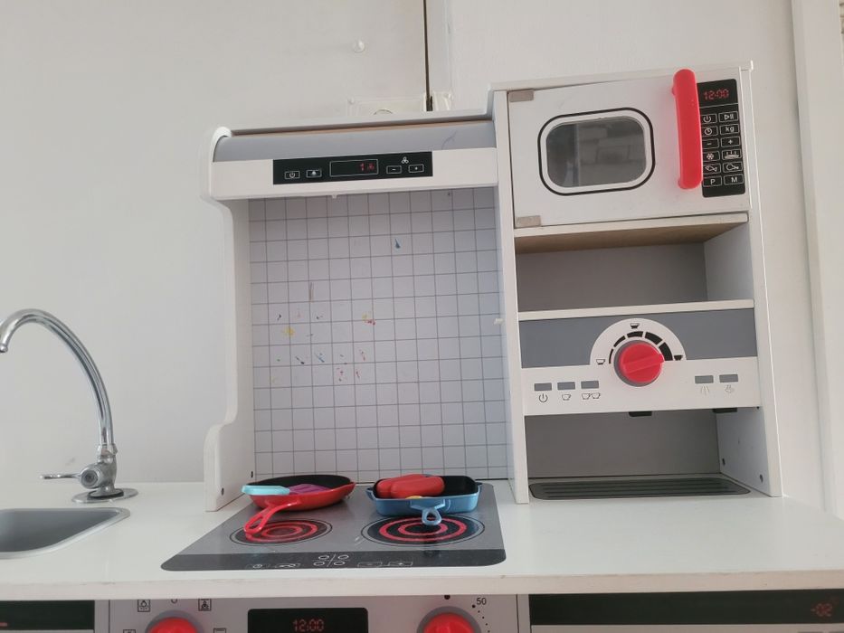 Cozinha Infantil Hape All-in-1 em madeira - usada