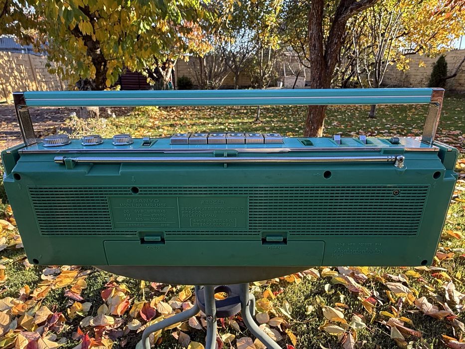 Продам магнитолу Sanyo U4 SF