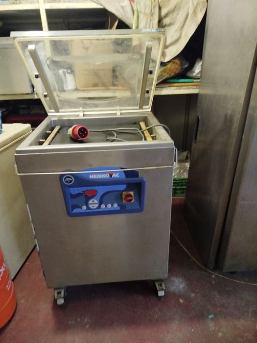 Maquina de vacuo HENKOVAC como nova