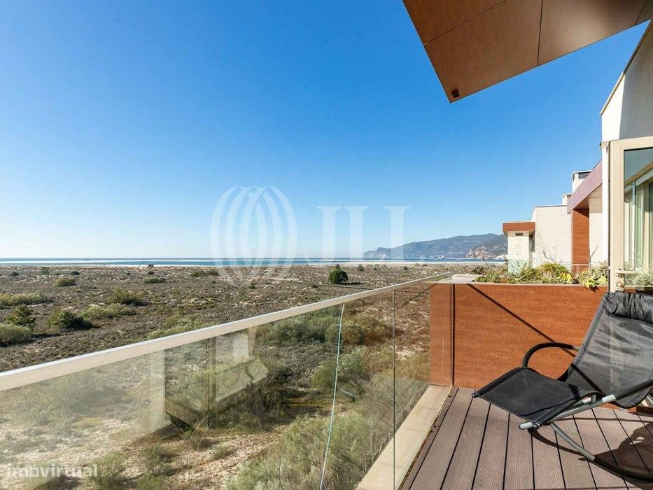 Apartamento T1+1 com vista mar e jacuzzi, em Troia