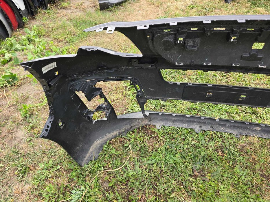 zderzak przód Peugeot Traveller