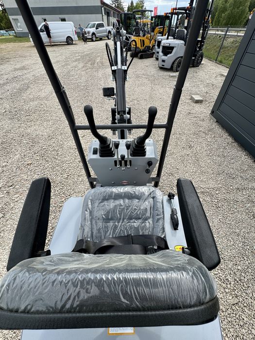 RAVOX WK08 - mini koparka 800 kg