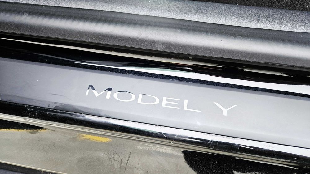 Tesla Model Y Long Range Dual Motor
