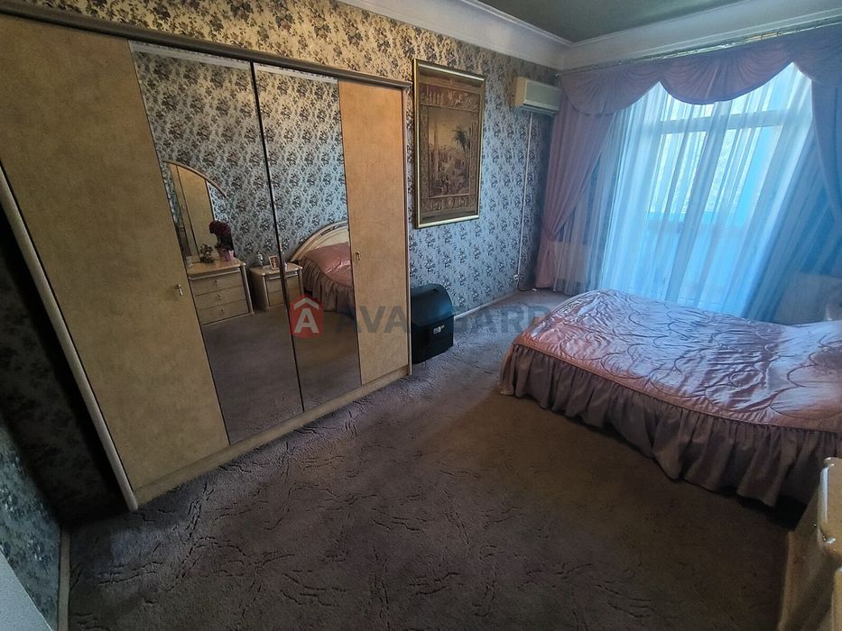 4к «сталінка» у самому центрі Кам'янського!