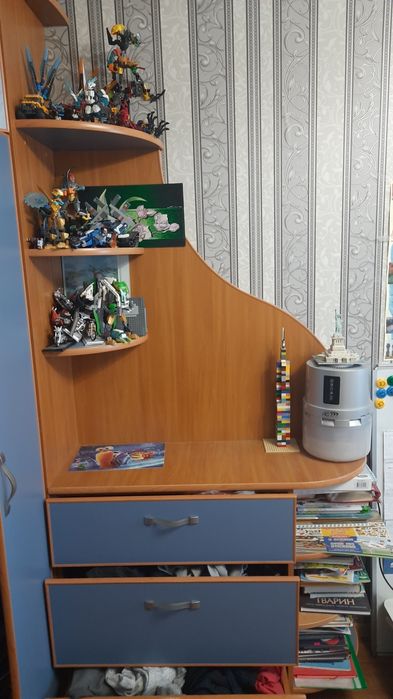 Детский гарнитур мебель двухярусная кровать шкаф стол матрас. Бу