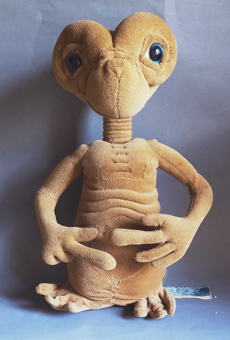 Antigo E,T extra terrestre em peluche