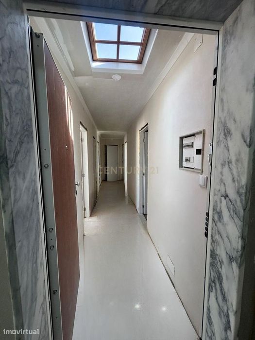 Apartamento T1 Totalmente em remodelação em Benavente