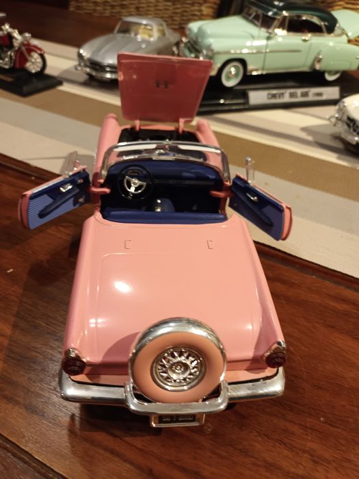 Колекційна модель Ford Thunderbird Revell INC 1990.