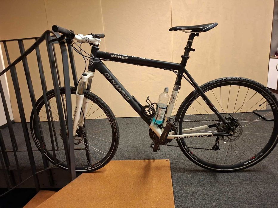 Rower Cross Gravity Dynamics