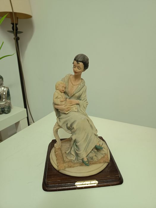 Estatuetas marfinite