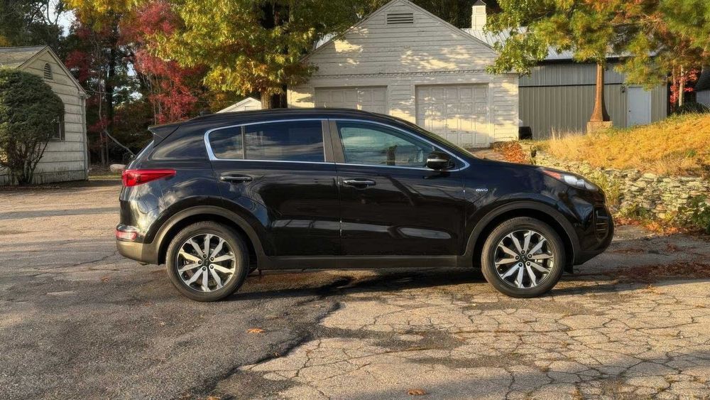 Kia Sportage EX      2018