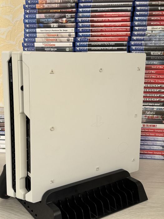 Playstation 4 pro 1TB 2 джойстика