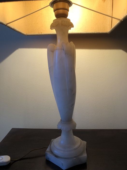 Candeeiro pé de alabastro