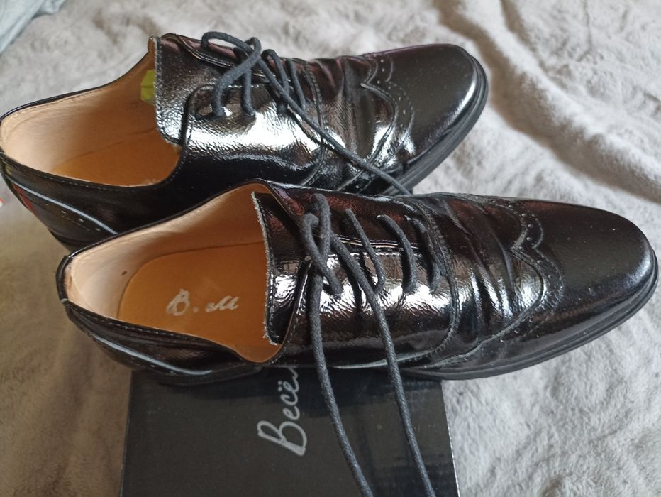 Продам шкіряні туфлі для хлопчика