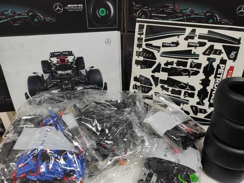 Конструктор ‼️НОВИЙ‼️Mercedes AMG F1‼️КОРОБКА‼️1642 деталей LEGO 42171