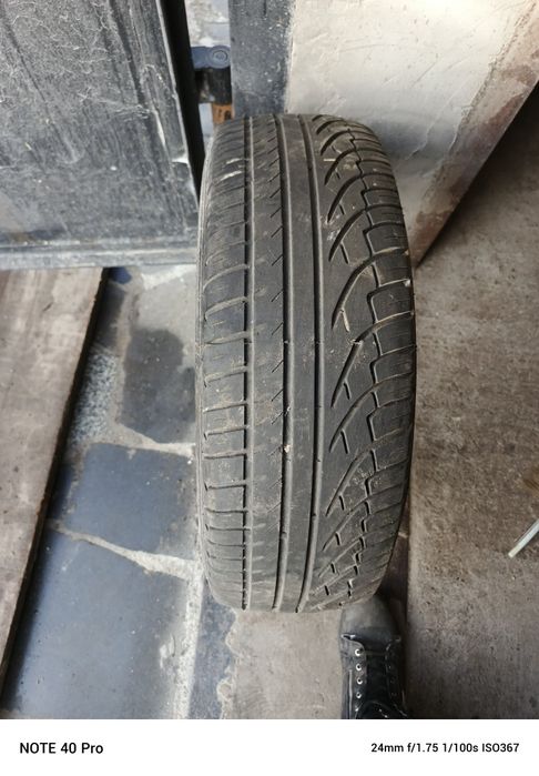 Шина б/у продам .