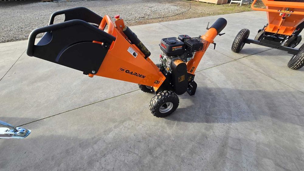 Rębak spalinowy rozdrabniacz do gałęzi łuparka TB Garden GS650