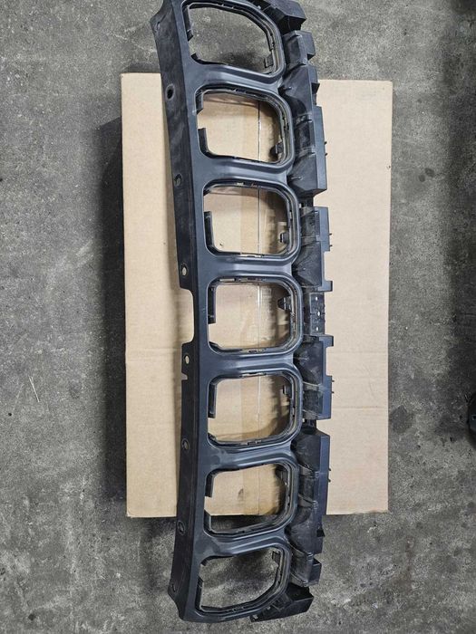 Решітка радіатора Jeep Compass