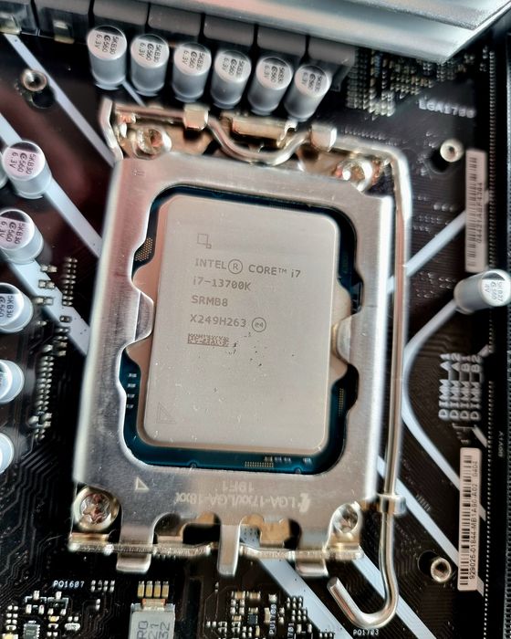Zestaw i7-13700K | ASUS Z690-P WIFI
