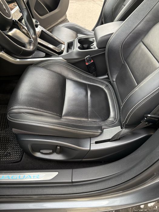 Електроавтомобіль Ягуар I-PACE SE