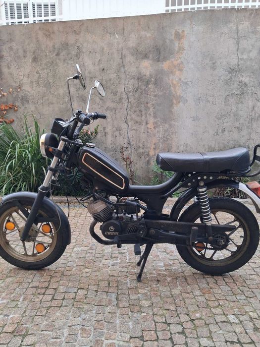 Casal Boss K168, mota clássica de 50cc, ano 1989.
