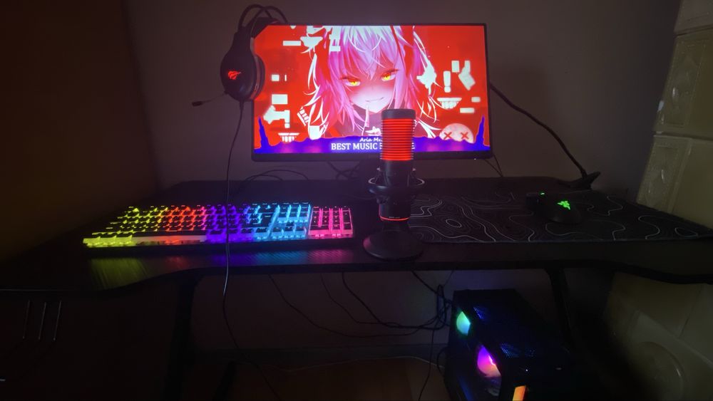 Продаю компютер монітор стіл крісло