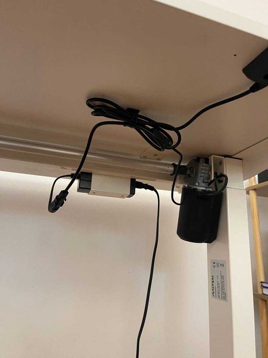 Secretária elétrica ajustável em altura – Mitsai (Worten)