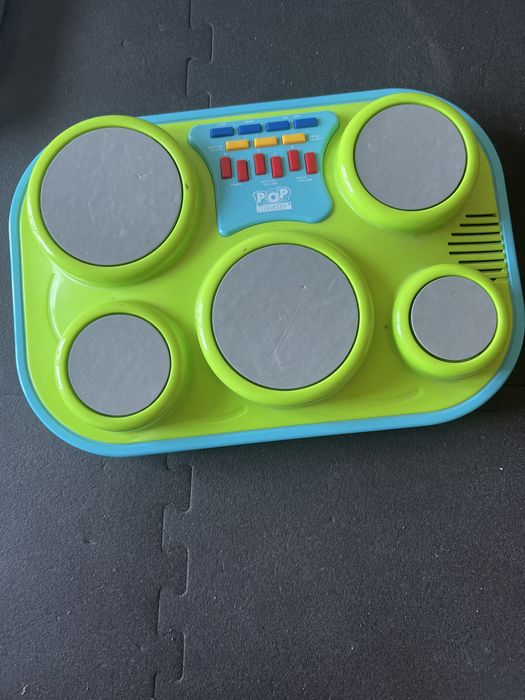 Tambor que funciona a pilhas