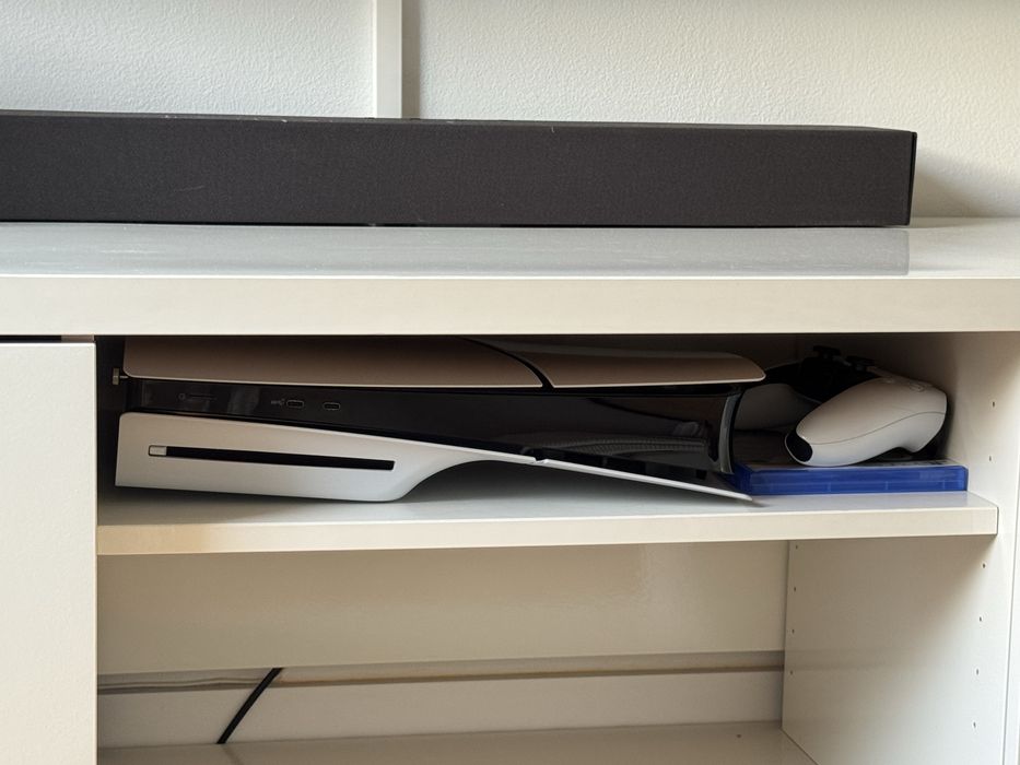 Consola PS5 com leitor de discos + GTA 5