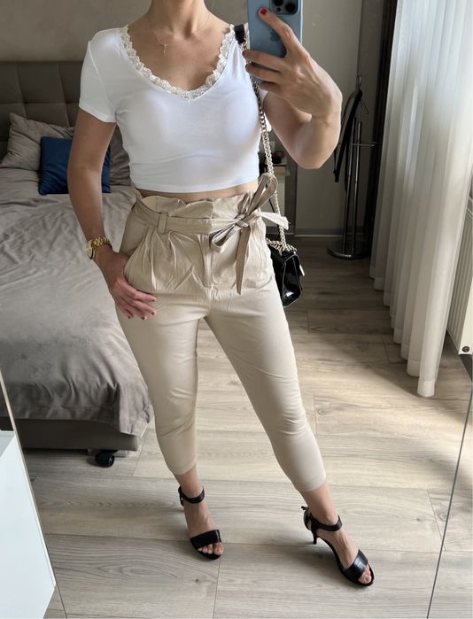 Beżowe spodnie rurki Bershka M 38