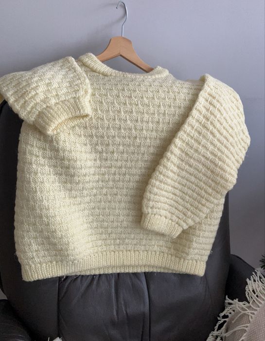 Ciepły i stylowy sweter