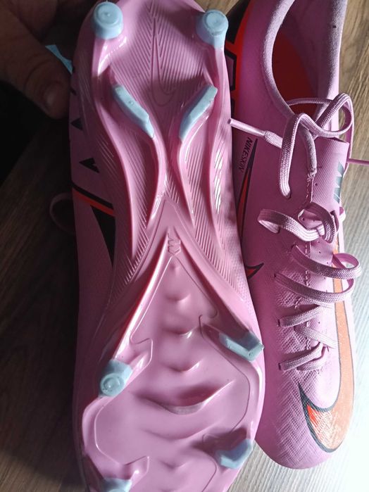 Buty piłkarskie Nike