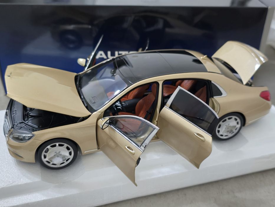 1/18 Mercedes Maybach S600