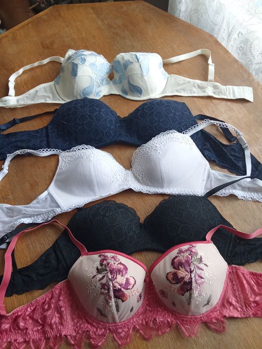 Бюстгальтер intimissimi лот 80 С 85 С