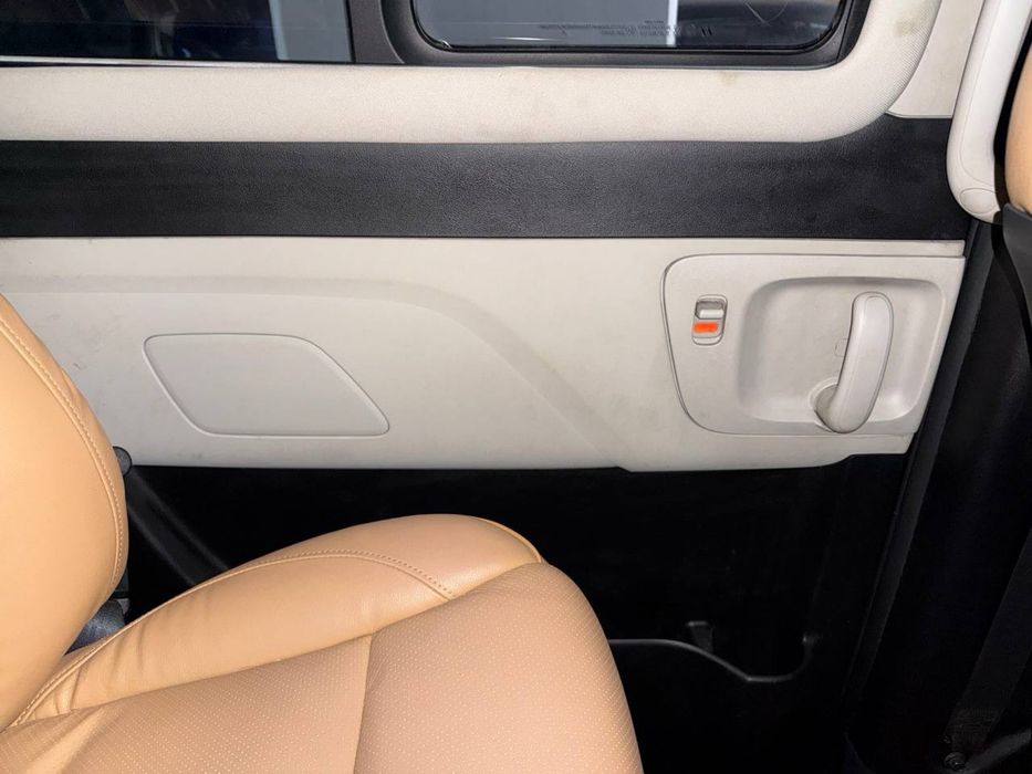 Grand Starex Limousine  2020 рік 2.5 дізель  повний